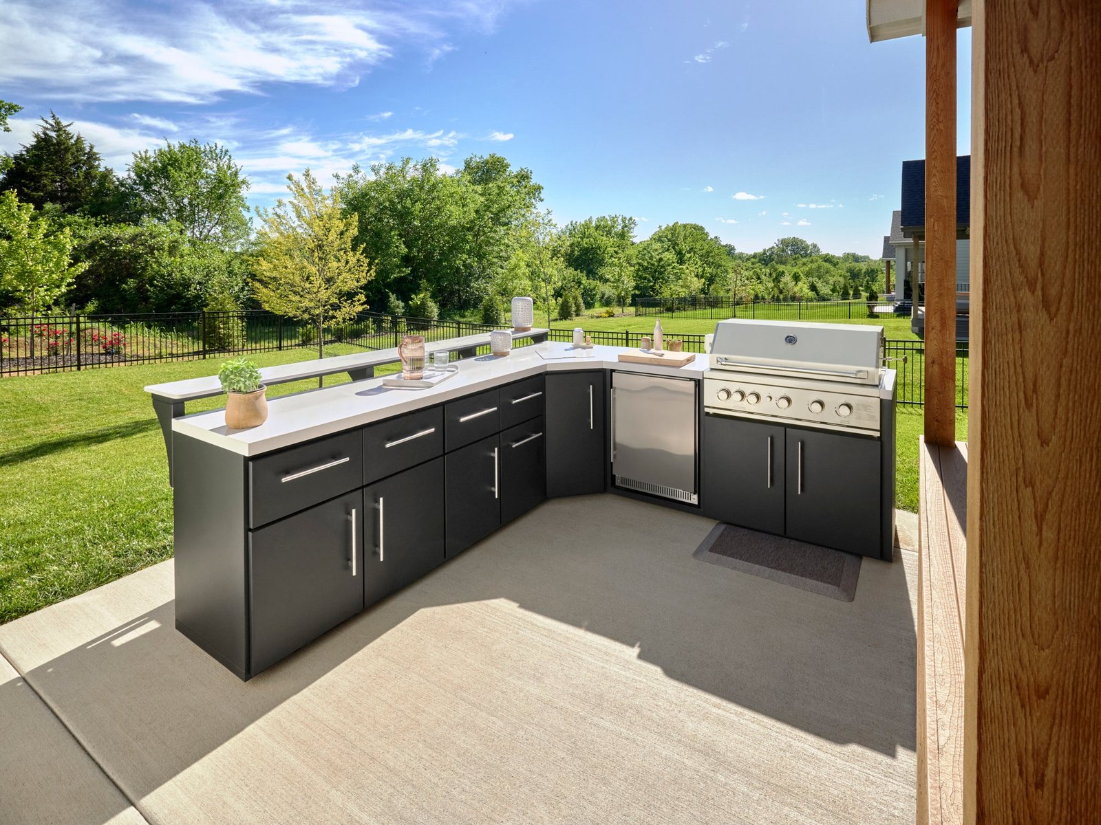 Emory | Corner Outdoor Kitchen Island with Bar Seating & Built-In Grill – Right
