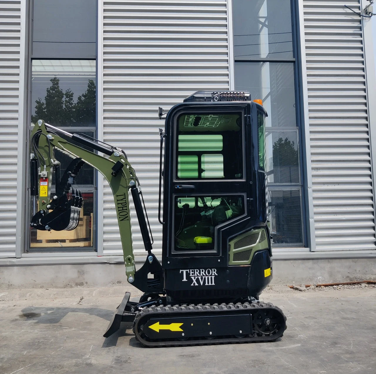 TYPHON TERROR XVIII Prestige 2 Ton Mini Excavator KUBOTA Diesel Engine